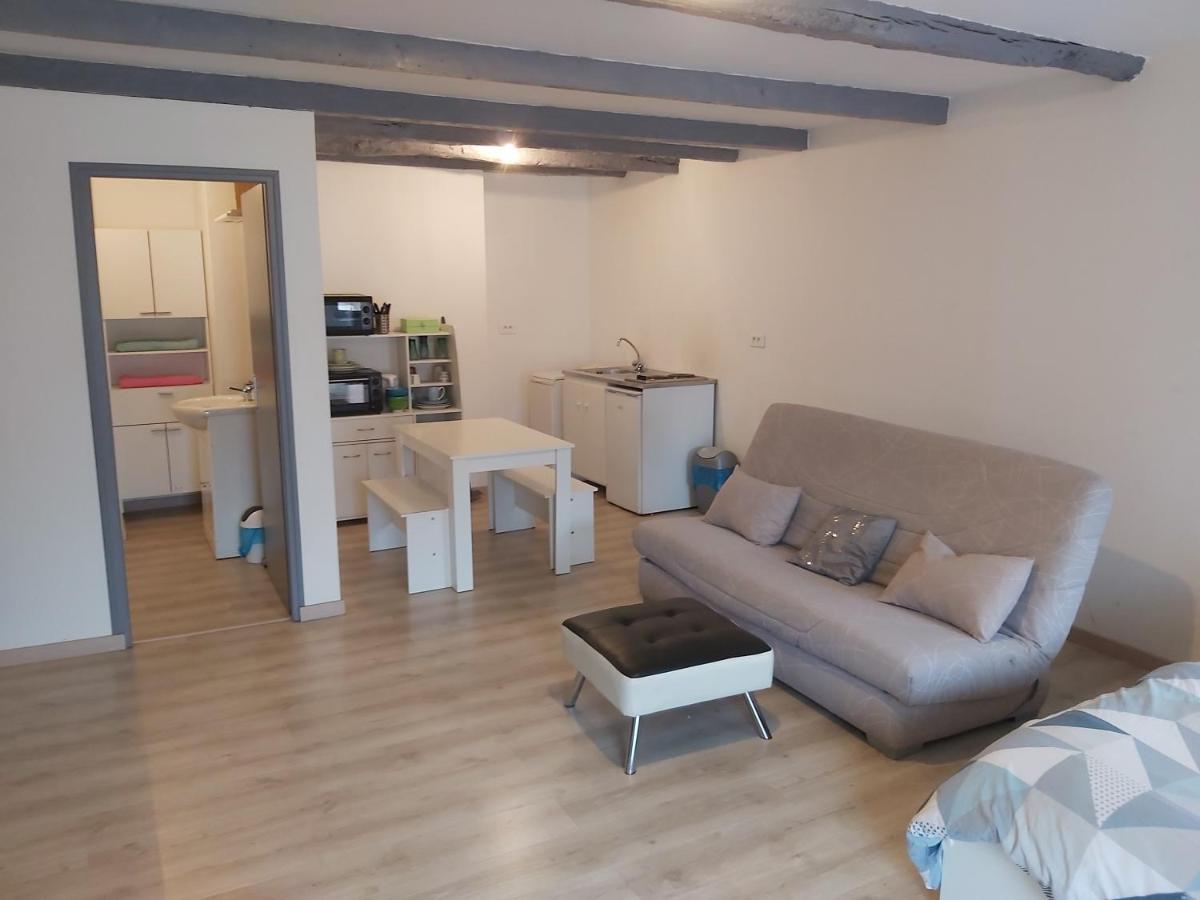 Apartment Hebergements Sylvain Neuilly-l'Eveque